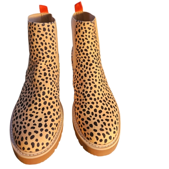 EUC | Dolce Vita Pepper Leopard Cheetah Animal Print Chelsea Bootie | Size: 10M - Picture 6 of 14